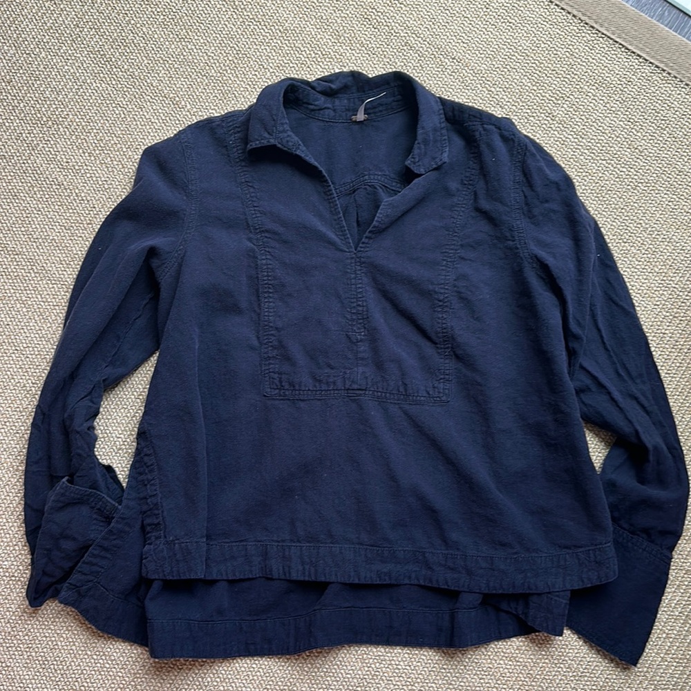 FREE PEOPLE NAVY LINEN TOP • SZ MEDIUM